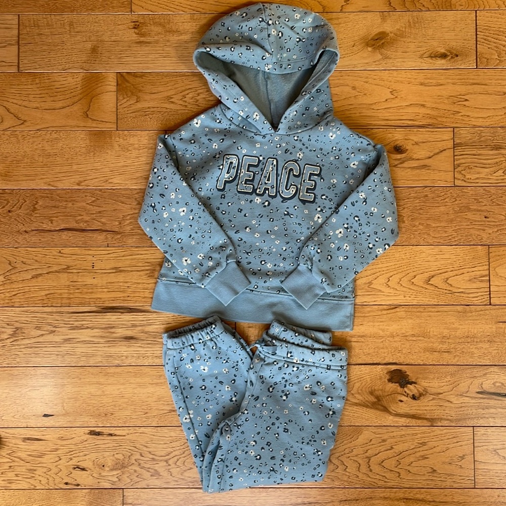 Carters 5t sweatshirt and sweatpants set
